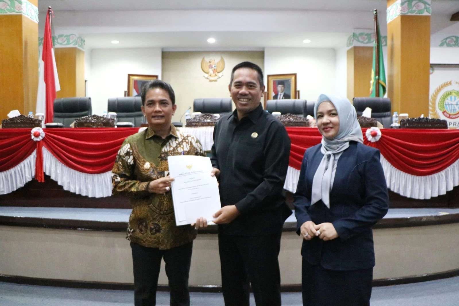 JAWABAN WALI KOTA PONTIANAK ATAS PANDANGAN UMUM FRAKSI DPRD SOAL RAPERDA PERUBAHAN APBD 2025 : DARI PAD DIGITAL, INFRASTRUKTUR, HINGGA PENANGANAN STUNTING