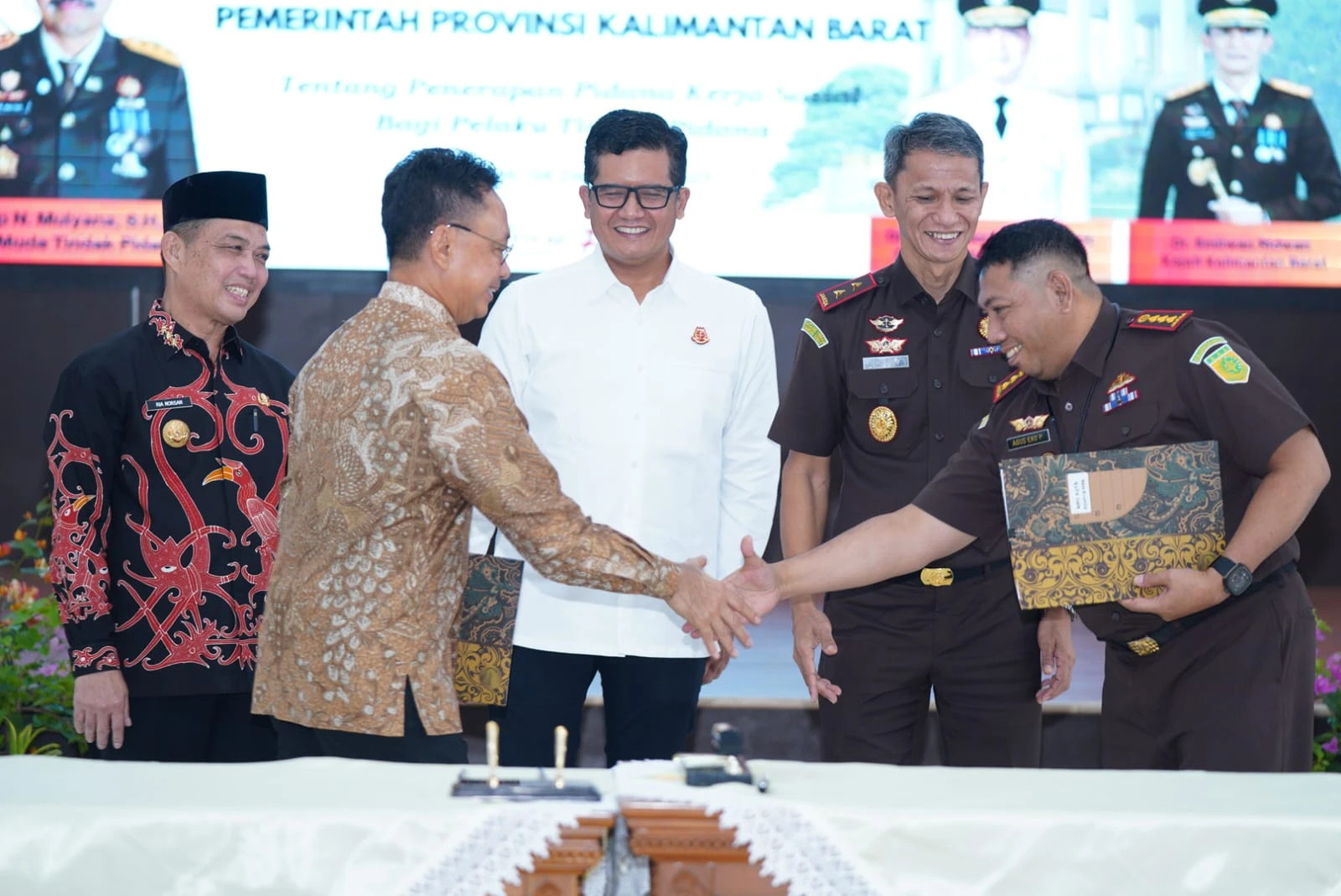 Mou Kejati-Pemkot Pontianak Terapkan Pidana Kerja Sosial
