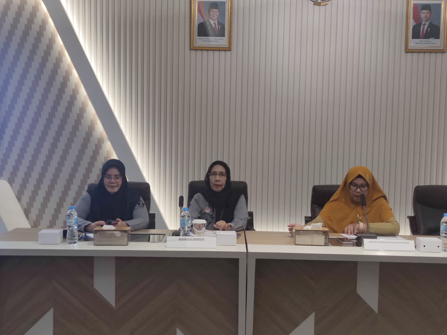 Pembinaan Kelurahan Sadar Hukum Kecamatan Pontianak Kota Dan Kecamatan Pontianak Barat